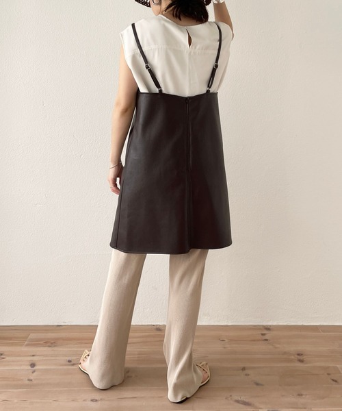 wee9s（ウィークス）の「fake leather cami one piece / チュニック丈アジャスター付きフェイクレザーキャミワンピース（ワンピース・レディース・ブラウン/ブラック/クリーム・FREE）」の19枚目の写真