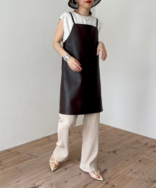 wee9s（ウィークス）の「fake leather cami one piece / チュニック丈アジャスター付きフェイクレザーキャミワンピース（ワンピース・レディース・ブラウン/ブラック/クリーム・FREE）」の13枚目の写真