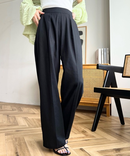 moment+(モーメントプラス)の「コットンリネンストレートタックパンツ(その他パンツ・レディース・ベージュ/カーキ/モカ/ライトグリーン/ナチュラル/オレンジ/ブラック・M)」の12枚目の写真