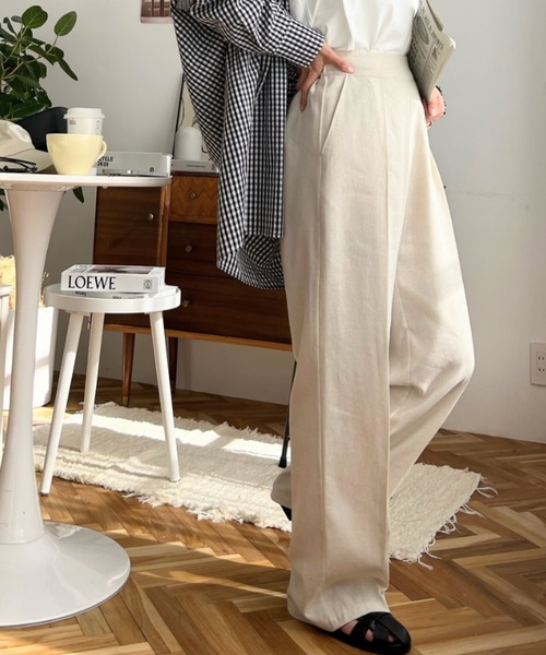 moment+(モーメントプラス)の「コットンリネンストレートタックパンツ(その他パンツ・レディース・ベージュ/カーキ/モカ/ライトグリーン/ナチュラル/オレンジ/ブラック・M)」の21枚目の写真