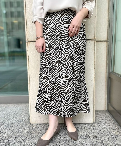 RIVE DROITE(リヴドロワ)の「ヨウリュウゼブラスカート(スカート・レディース・ブラック/ブラウン・FREE)」の1枚目の写真