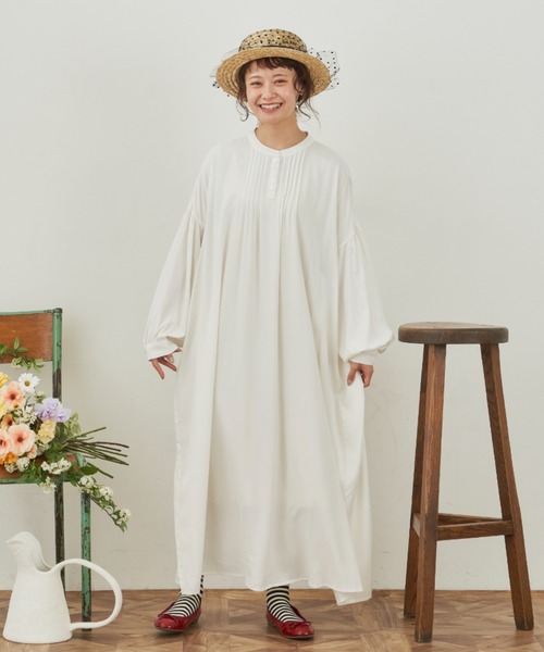 MERLOT（メルロー）の「ピンタックボリュームワンピース（ワンピース・レディース・ホワイト/ピンク/イエロー・FREE）」の2枚目の写真