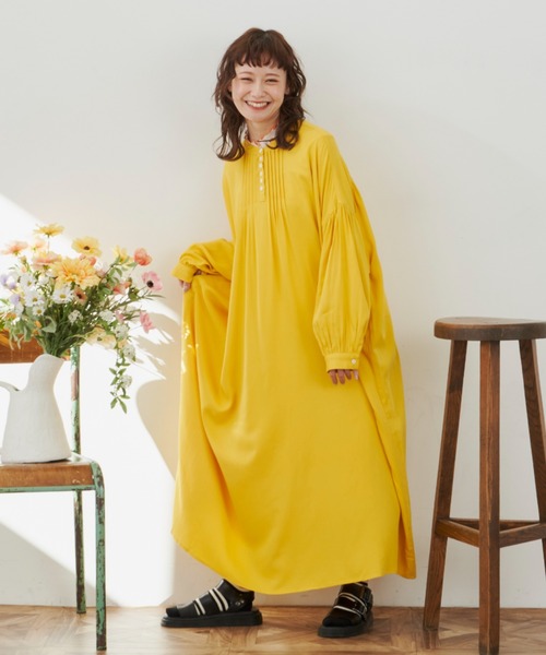 MERLOT（メルロー）の「ピンタックボリュームワンピース（ワンピース・レディース・ホワイト/ピンク/イエロー・FREE）」の3枚目の写真