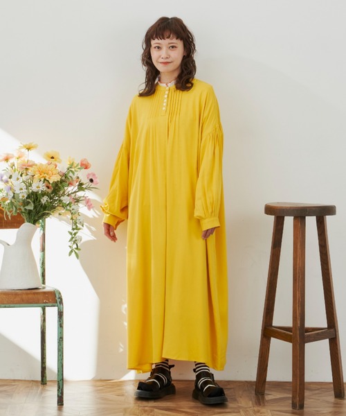 MERLOT（メルロー）の「ピンタックボリュームワンピース（ワンピース・レディース・ホワイト/ピンク/イエロー・FREE）」の5枚目の写真