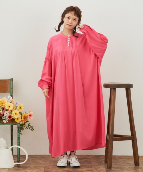 MERLOT（メルロー）の「ピンタックボリュームワンピース（ワンピース・レディース・ホワイト/ピンク/イエロー・FREE）」の9枚目の写真