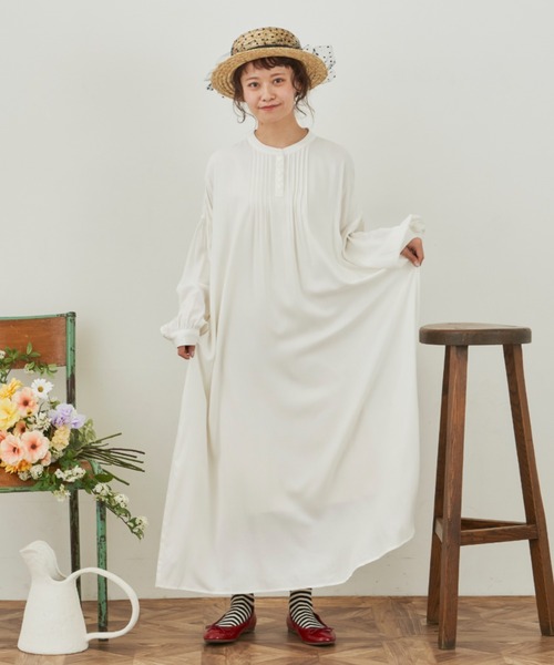 MERLOT（メルロー）の「ピンタックボリュームワンピース（ワンピース・レディース・ホワイト/ピンク/イエロー・FREE）」の4枚目の写真