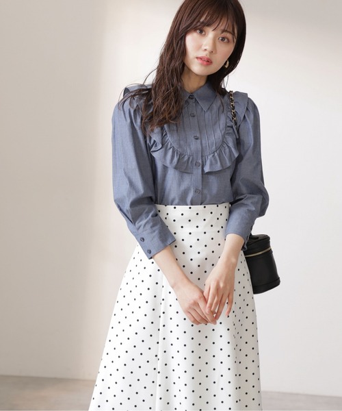 PROPORTION BODY DRESSING（プロポーションボディドレッシング）の「【美人百花4月号掲載商品】シャンブレーラッフルブラウス / 1212110306（シャツ/ブラウス・レディース・ホワイト/ネイビー・SMALL/MEDIUM）」の2枚目の写真