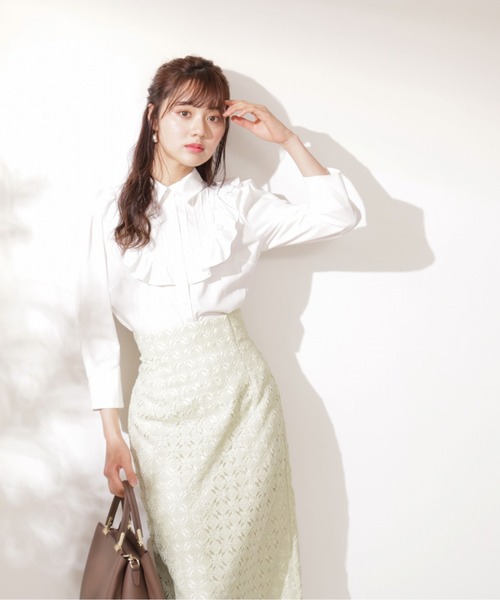 PROPORTION BODY DRESSING（プロポーションボディドレッシング）の「【美人百花4月号掲載商品】シャンブレーラッフルブラウス / 1212110306（シャツ/ブラウス・レディース・ホワイト/ネイビー・SMALL/MEDIUM）」の6枚目の写真