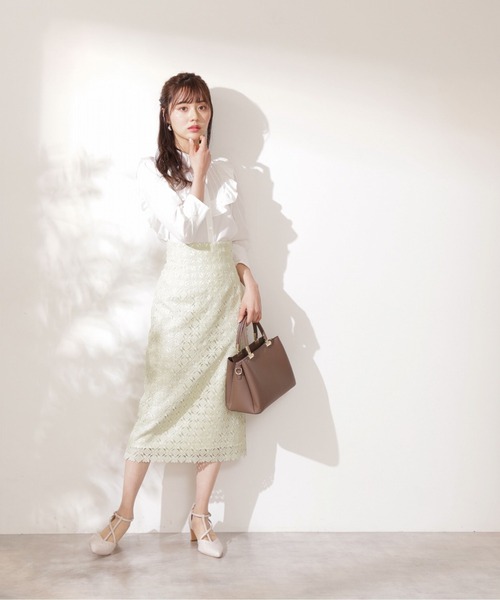 PROPORTION BODY DRESSING（プロポーションボディドレッシング）の「【美人百花4月号掲載商品】シャンブレーラッフルブラウス / 1212110306（シャツ/ブラウス・レディース・ホワイト/ネイビー・SMALL/MEDIUM）」の4枚目の写真