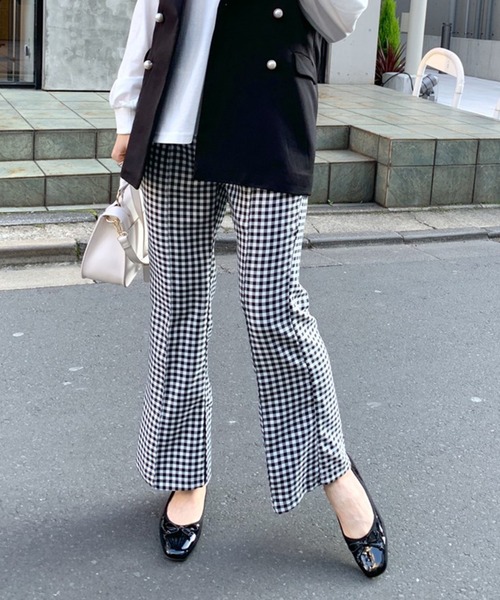 OLIVE des OLIVE（オリーブデオリーブ）の「【WEB限定】スラックスフレアパンツ（スラックス・レディース・ブラック/グレー/オフホワイト/ピンク・FREE）」の2枚目の写真