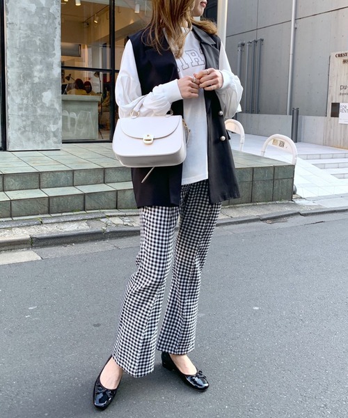 OLIVE des OLIVE（オリーブデオリーブ）の「【WEB限定】スラックスフレアパンツ（スラックス・レディース・ブラック/グレー/オフホワイト/ピンク・FREE）」の5枚目の写真