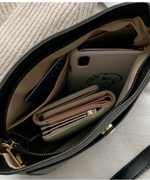 NEW GENTLEMAN（ニュージェントルマン）の「レザールック ショルダーバッグ（ショルダーバッグ・メンズ・ホワイト/ブラック/ベージュ/ブラウン・FREE）」の18枚目の写真