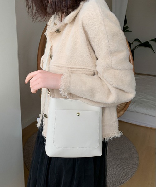 NEW GENTLEMAN（ニュージェントルマン）の「レザールック ショルダーバッグ（ショルダーバッグ・メンズ・ホワイト/ブラック/ベージュ/ブラウン・FREE）」の16枚目の写真