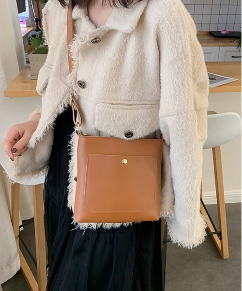 NEW GENTLEMAN（ニュージェントルマン）の「レザールック ショルダーバッグ（ショルダーバッグ・メンズ・ホワイト/ブラック/ベージュ/ブラウン・FREE）」の12枚目の写真