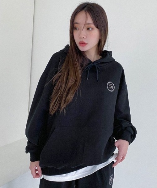 muahmuah(ムーアムーア)の「A'GEM/9 × .kom『muah muah/ムーアムーア』CIRCLE LOGO MUAH OVERFIT HOODIE/サークルロゴ オーバーサイズプルオーバーパーカー(パーカー・レディース・ブラック/ブルー/アイボリー・FREE)」の13枚目の写真