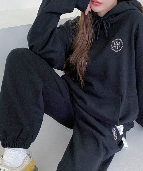 muahmuah(ムーアムーア)の「A'GEM/9 × .kom『muah muah/ムーアムーア』CIRCLE LOGO MUAH OVERFIT HOODIE/サークルロゴ オーバーサイズプルオーバーパーカー(パーカー・レディース・ブラック/ブルー/アイボリー・FREE)」の16枚目の写真