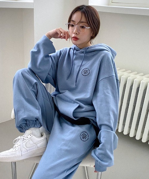 muahmuah(ムーアムーア)の「A'GEM/9 × .kom『muah muah/ムーアムーア』CIRCLE LOGO MUAH OVERFIT HOODIE/サークルロゴ オーバーサイズプルオーバーパーカー(パーカー・レディース・ブラック/ブルー/アイボリー・FREE)」の21枚目の写真