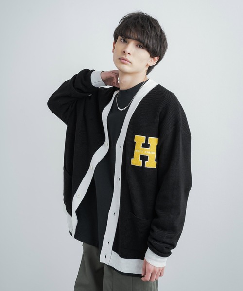 Rocky Monroe(ロッキーモンロー)の「ビッグシルエット カレッジロゴ サガラ刺繍アクリルニットカーディガン(カーディガン/ボレロ・メンズ・ブラック/グリーン/マスタード/ロイヤルブルー・M/L)」の1枚目の写真