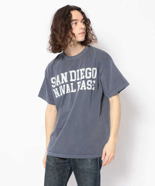 AVIREX（アヴィレックス）の「ピグメント 半袖 プリント Tシャツ サンディエゴ ネイバル ベース / PIGMENT S/S PRINT T-SHIRT SANDIEGO NAVAL BASE / アヴィレックス / AVIREX（Tシャツ/カットソー・メンズ・ネイビー/アイボリー/レッド/タン・LARGE/MEDIUM/X-LARGE/XX-LARGE）」の6枚目の写真