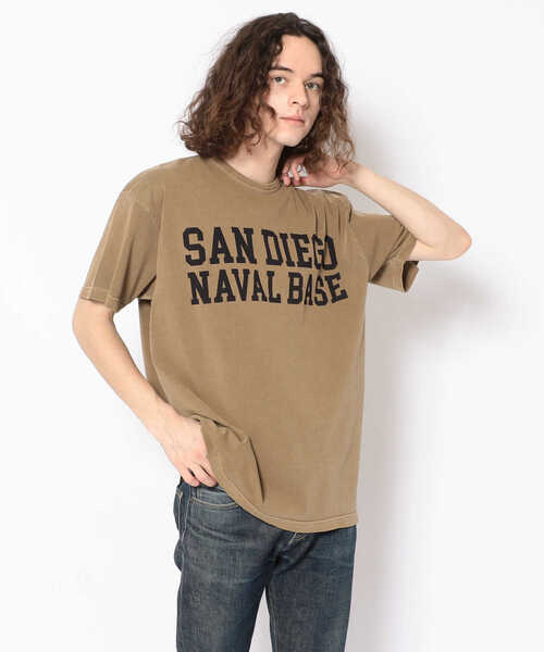AVIREX（アヴィレックス）の「ピグメント 半袖 プリント Tシャツ サンディエゴ ネイバル ベース / PIGMENT S/S PRINT T-SHIRT SANDIEGO NAVAL BASE / アヴィレックス / AVIREX（Tシャツ/カットソー・メンズ・ネイビー/アイボリー/レッド/タン・LARGE/MEDIUM/X-LARGE/XX-LARGE）」の15枚目の写真