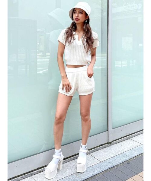 GYDA(ジェイダ)の「【セットアップ着用可】ブリーチニット ショートパンツ(その他パンツ・レディース・ベージュ/ネイビー/オフホワイト・FREE)」の4枚目の写真