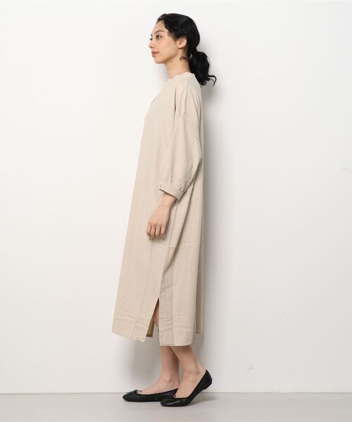 NAVY(ネイビー)の「ミントリネン シャツワンピース(ワンピース・レディース・ベージュ/パープル/ミント/チャコール・フリー)」の16枚目の写真