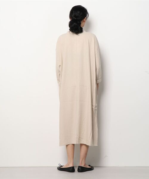 NAVY(ネイビー)の「ミントリネン シャツワンピース(ワンピース・レディース・ベージュ/パープル/ミント/チャコール・フリー)」の17枚目の写真