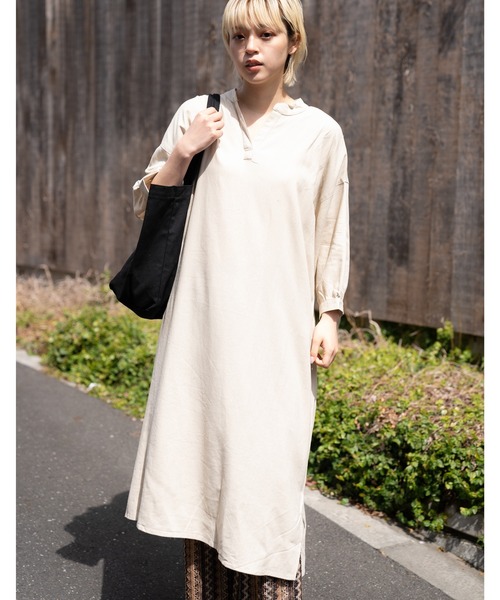 NAVY(ネイビー)の「ミントリネン シャツワンピース(ワンピース・レディース・ベージュ/パープル/ミント/チャコール・フリー)」の21枚目の写真