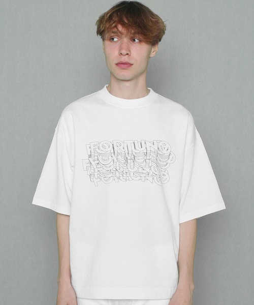 FORTUNA HOMME(フォルトゥナオム)の「FORTUNAHOMME ArtLogo Print-Tee(Tシャツ/カットソー・メンズ・ホワイト/ブラック・1/2)」の4枚目の写真