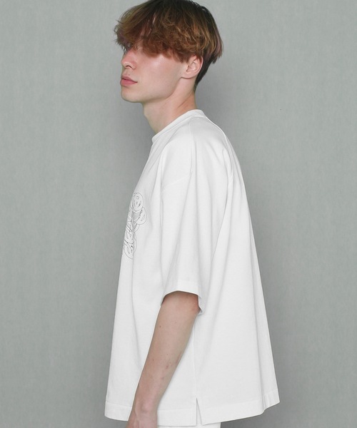 FORTUNA HOMME(フォルトゥナオム)の「FORTUNAHOMME ArtLogo Print-Tee(Tシャツ/カットソー・メンズ・ホワイト/ブラック・1/2)」の5枚目の写真