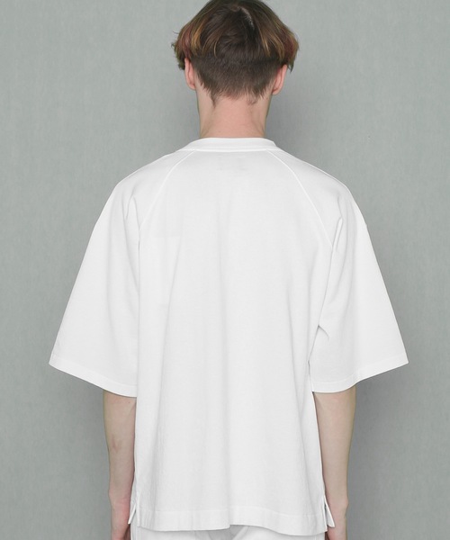 FORTUNA HOMME(フォルトゥナオム)の「FORTUNAHOMME ArtLogo Print-Tee(Tシャツ/カットソー・メンズ・ホワイト/ブラック・1/2)」の6枚目の写真