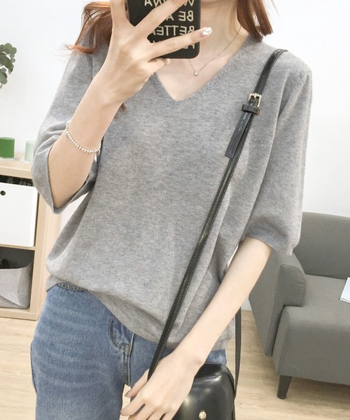 Felt-Maglietta（フェルトマリエッタ）の「Vネック半袖ニット（ニット/セーター・レディース・ホワイト/アイボリー/ダークグレー/グレー/ブラック/ブルー/ミント/モカ/ラベンダー/ピンク/グレイッシュベージュ/ライトピンク/グリーン/ネイビー/チャコールグレー/ターコイズブルー/ライトブルー・FREE/X-LARGE）」の5枚目の写真