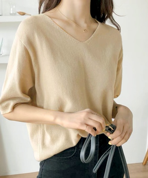 Felt-Maglietta（フェルトマリエッタ）の「Vネック半袖ニット（ニット/セーター・レディース・ホワイト/アイボリー/ダークグレー/グレー/ブラック/ブルー/ミント/モカ/ラベンダー/ピンク/グレイッシュベージュ/ライトピンク/グリーン/ネイビー/チャコールグレー/ターコイズブルー/ライトブルー・FREE/X-LARGE）」の3枚目の写真