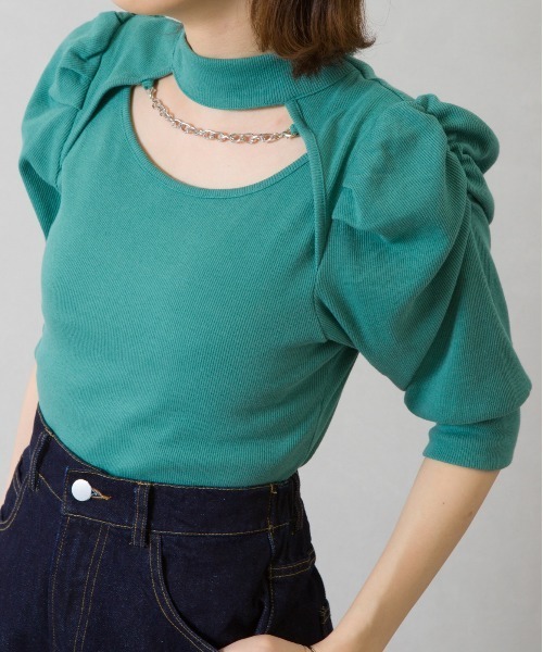 SpRay（スプレイ）の「チェーン付デコルテオープンカラー（Tシャツ/カットソー・レディース・ブラック/ブルー/グリーン/アイボリー・FREE）」の3枚目の写真