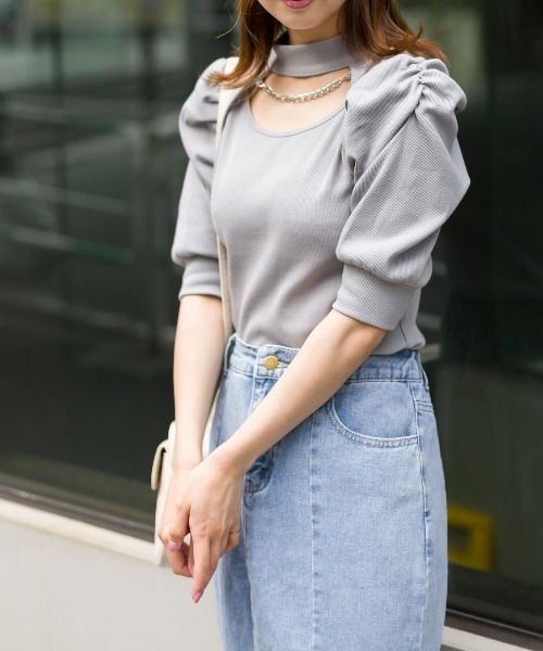 SpRay（スプレイ）の「チェーン付デコルテオープンカラー（Tシャツ/カットソー・レディース・ブラック/ブルー/グリーン/アイボリー・FREE）」の12枚目の写真