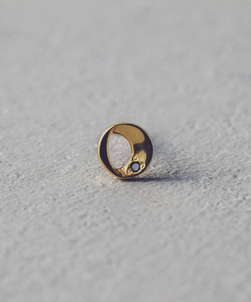 and cloud（アンドクラウド）の「Nocturnal Phases Pierce / Single（ピアス（片耳用）・レディース・シルバー/ブラック/イエローゴールド・FREE）」の3枚目の写真