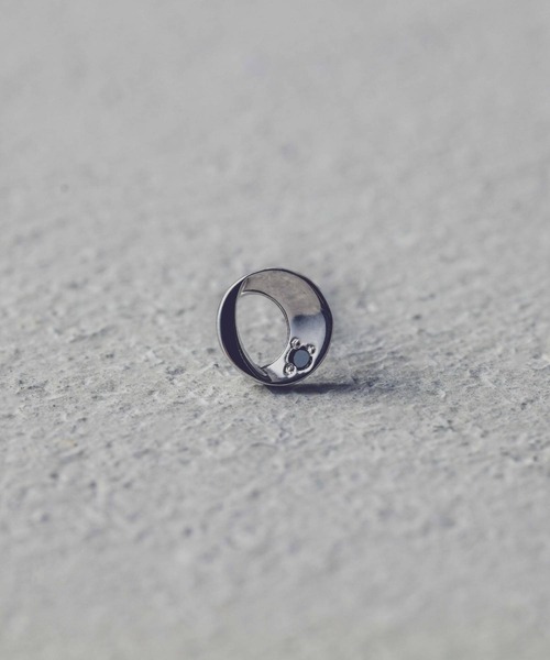 and cloud（アンドクラウド）の「Nocturnal Phases Pierce / Single（ピアス（片耳用）・レディース・シルバー/ブラック/イエローゴールド・FREE）」の4枚目の写真