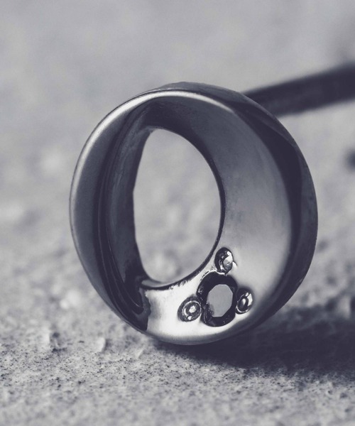 and cloud（アンドクラウド）の「Nocturnal Phases Pierce / Single（ピアス（片耳用）・レディース・シルバー/ブラック/イエローゴールド・FREE）」の11枚目の写真