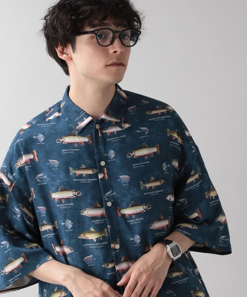 RAGEBLUE(レイジブルー)の「フィッシングプリント/レーヨン柄シャツ(シャツ/ブラウス・メンズ・ホワイト/ネイビー・MEDIUM/LARGE)」の2枚目の写真