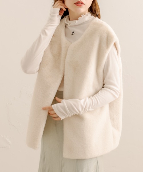 OLIVE des OLIVE（オリーブデオリーブ）の「【WEB限定】ファーベスト（ベスト・レディース・ベージュ/オフホワイト/ブラウン・FREE）」の2枚目の写真