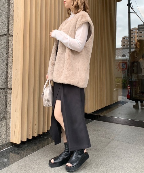 OLIVE des OLIVE（オリーブデオリーブ）の「【WEB限定】ファーベスト（ベスト・レディース・ベージュ/オフホワイト/ブラウン・FREE）」の14枚目の写真