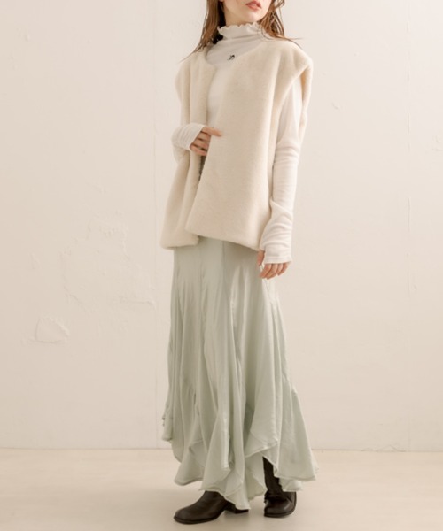 OLIVE des OLIVE（オリーブデオリーブ）の「【WEB限定】ファーベスト（ベスト・レディース・ベージュ/オフホワイト/ブラウン・FREE）」の4枚目の写真