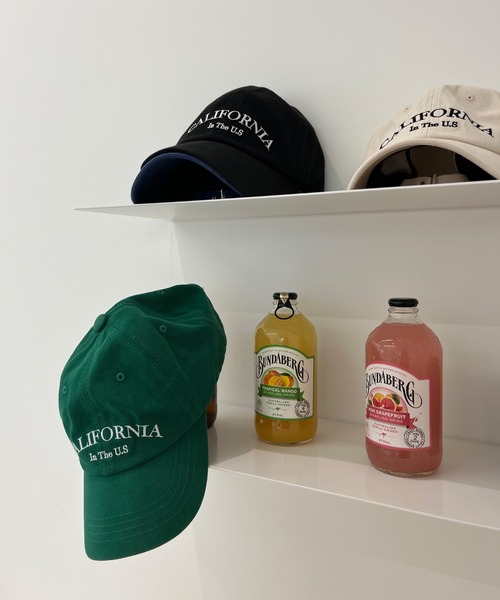 by muni:r（バイ ムニール）の「ユニセックスカリフォルニアコットンキャップ（キャップ・レディース・ホワイト/ブラック/グリーン/ダークブルー/ライトベージュ・ONE SIZE）」の4枚目の写真