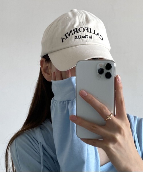 by muni:r（バイ ムニール）の「ユニセックスカリフォルニアコットンキャップ（キャップ・レディース・ホワイト/ブラック/グリーン/ダークブルー/ライトベージュ・ONE SIZE）」の9枚目の写真