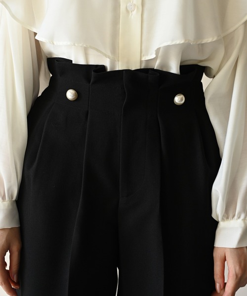 HERENCIA（ヘレンチア）の「ハイウエストタック パールボタン  