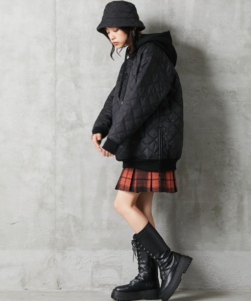 黒花模様キルティングパーカーサイズ40 大きいサイズ＞ キルティングパーカープルオーバー GEVS