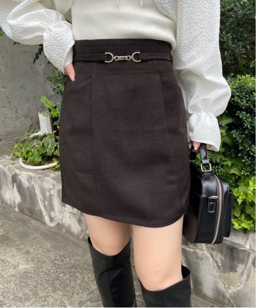 OLIVE des OLIVE（オリーブデオリーブ）の「ビットベルト付きミニスカート（スカート・レディース・ブラック/ブラウン/チェック・FREE）」の2枚目の写真