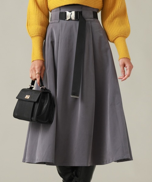 Cheek（チーク）の「ガチャベルト付きフレアスカート（スカート・レディース・チャコールグレー/ブラック/キャメル・MEDIUM/SMALL）」の2枚目の写真