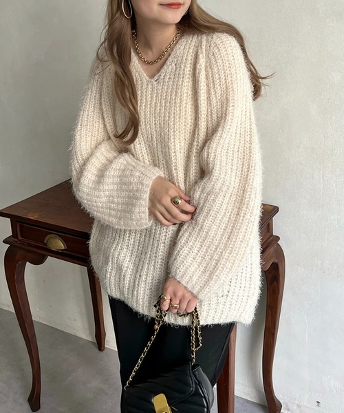 prose verse（プロズヴェール）の「Vネックフェザーニット（ニット/セーター・レディース・レッド/サックスブルー/ベージュ/グレー・MEDIUM）」の3枚目の写真