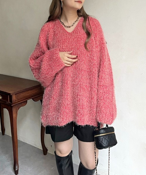 prose verse（プロズヴェール）の「Vネックフェザーニット（ニット/セーター・レディース・レッド/サックスブルー/ベージュ/グレー・MEDIUM）」の4枚目の写真